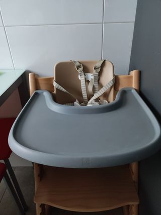 Bandeja, arnés para trona Stokke