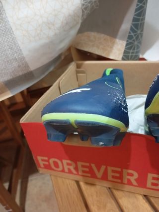 Botas futbol césped artificial 42