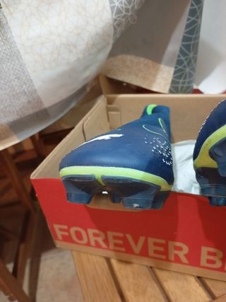 Botas futbol césped artificial 42