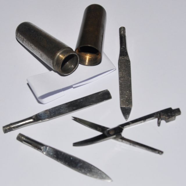 Conjunto de manicura para viaje antiguo