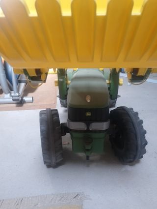 Tractor de juguete
