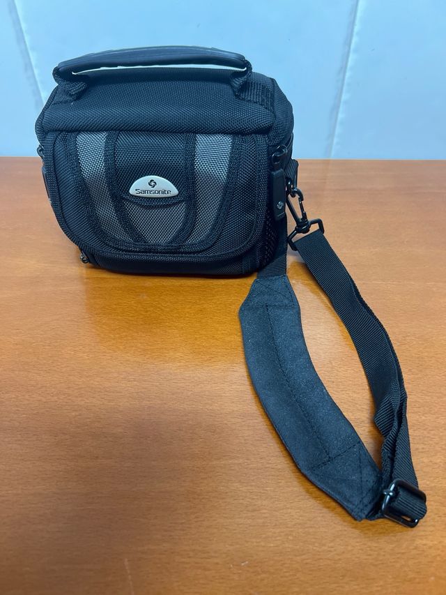 Bolsa SAMSONITE para camara compacta.