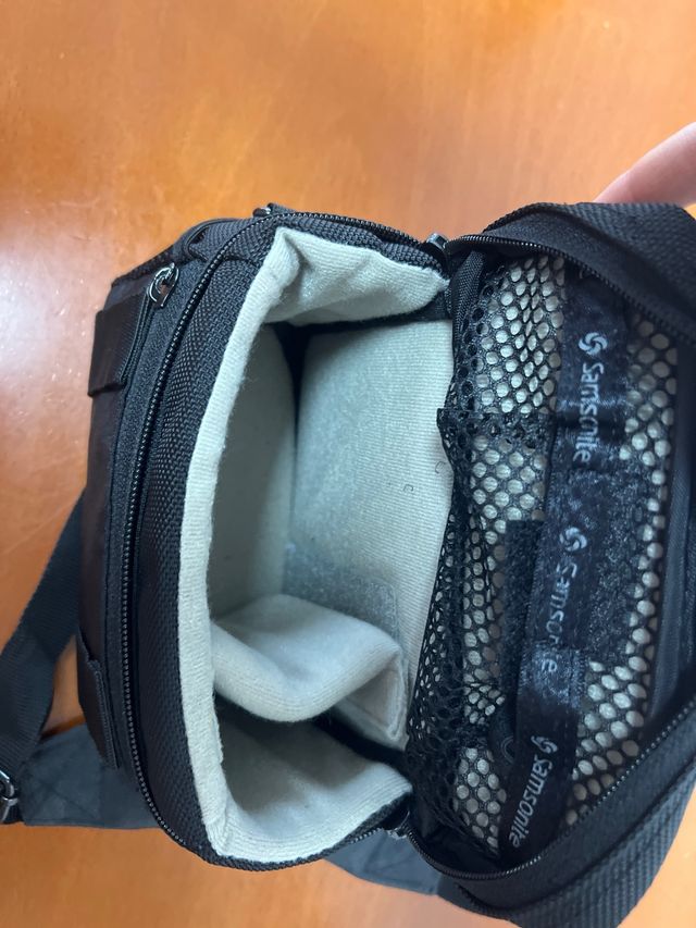 Bolsa SAMSONITE para camara compacta.