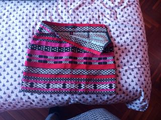 Falda corta étnica. Zara