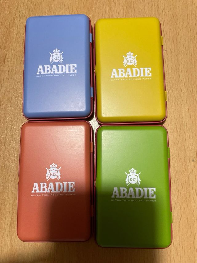 Lata pitillera de colores