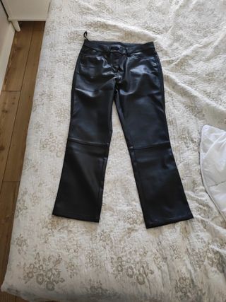 Pantalón negro de polipiel 