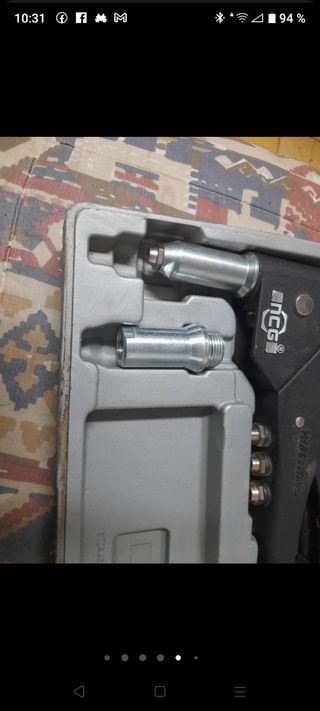 Remachadora casi nueva sólo le falta dos piezas