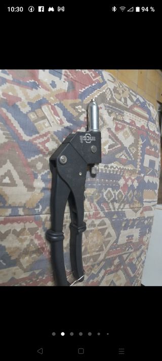 Remachadora casi nueva sólo le falta dos piezas