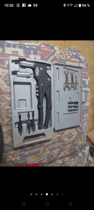 Remachadora casi nueva sólo le falta dos piezas