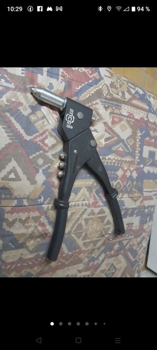 Remachadora casi nueva sólo le falta dos piezas