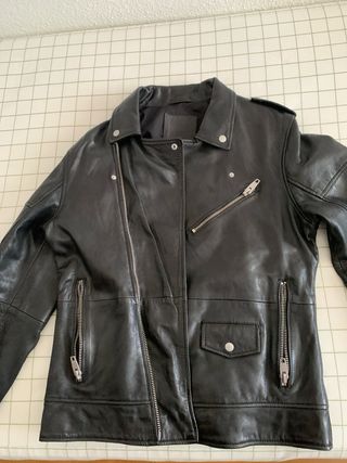 Cazadora cuero negra, talla M
