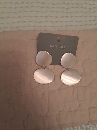 Pendientes plateados de la marca PARFOIS