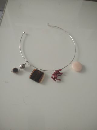 Colgante de cuello con abalorios