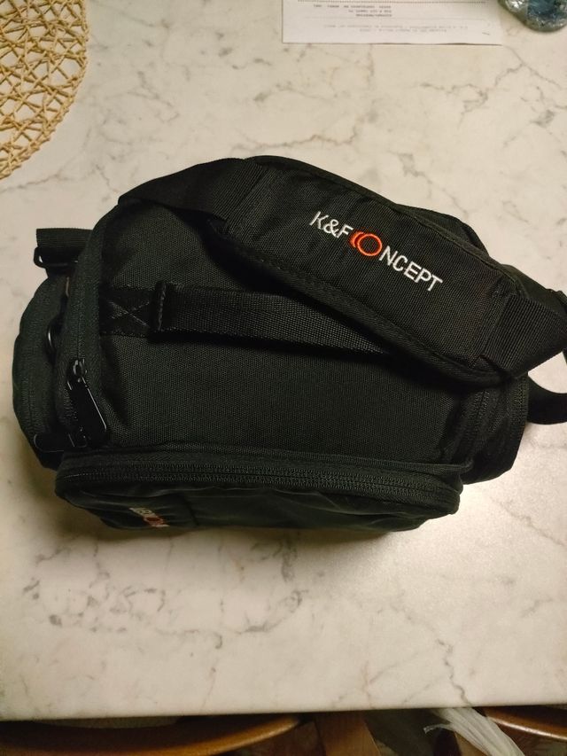 Canon + borsa e accessori