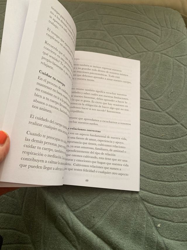 Libro  Mama no Grites , de Paula Davies .