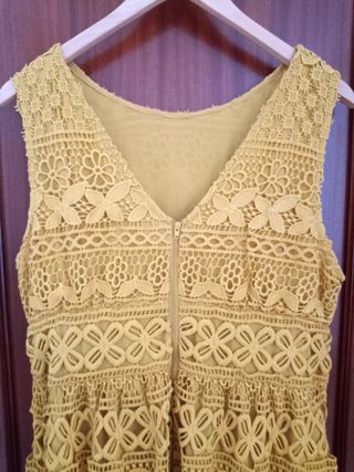 Vestido fiesta evento con encaje color mostaza L