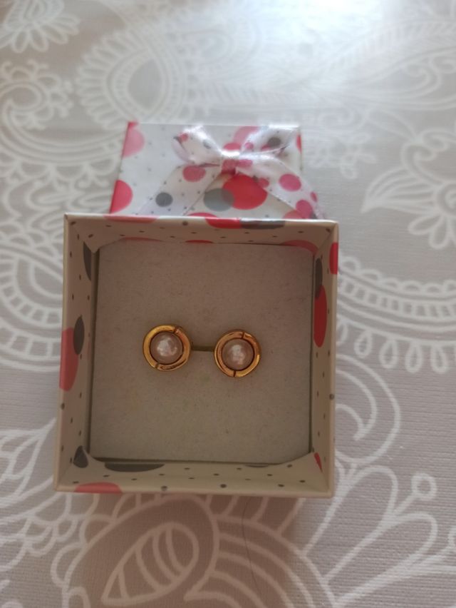 Pendientes redondos dorados