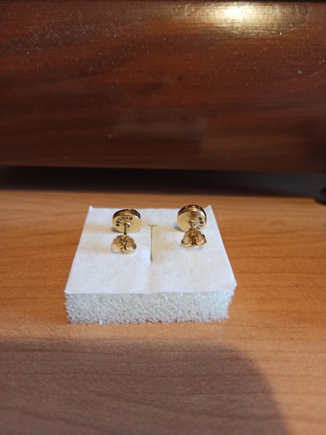 Pendientes redondos dorados