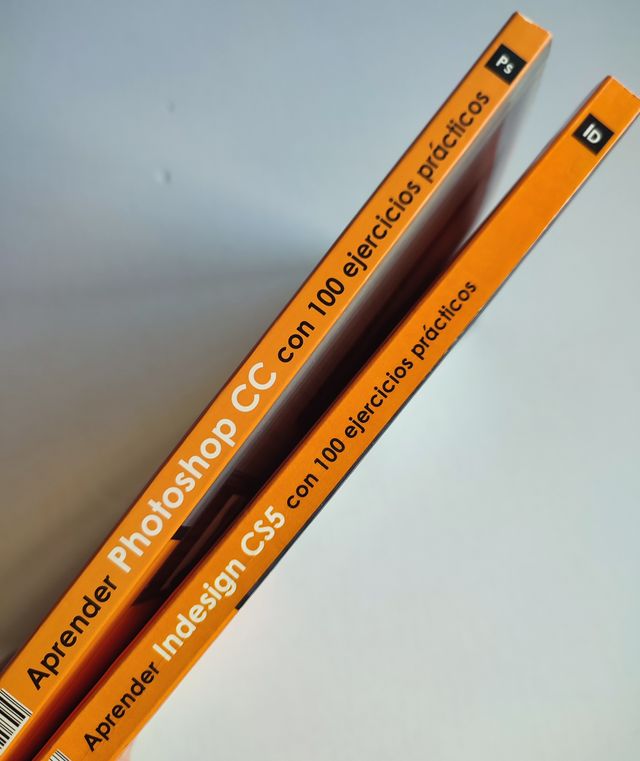2 manuales de Adobe Photoshop CC e Indesign CS5