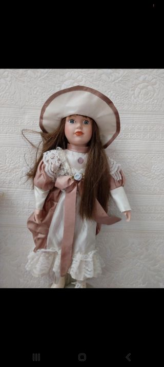 Bambola di porcellana