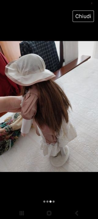 Bambola di porcellana