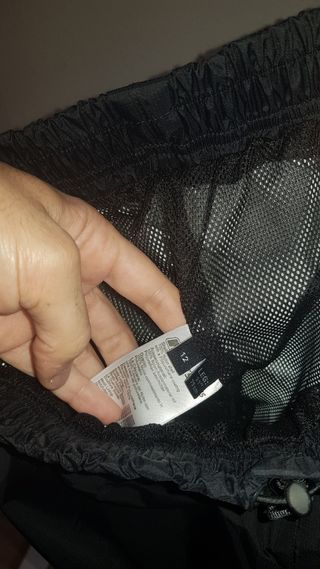 Pantalón impermeable con cremallera