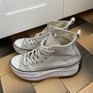 Converse Run Star Hike