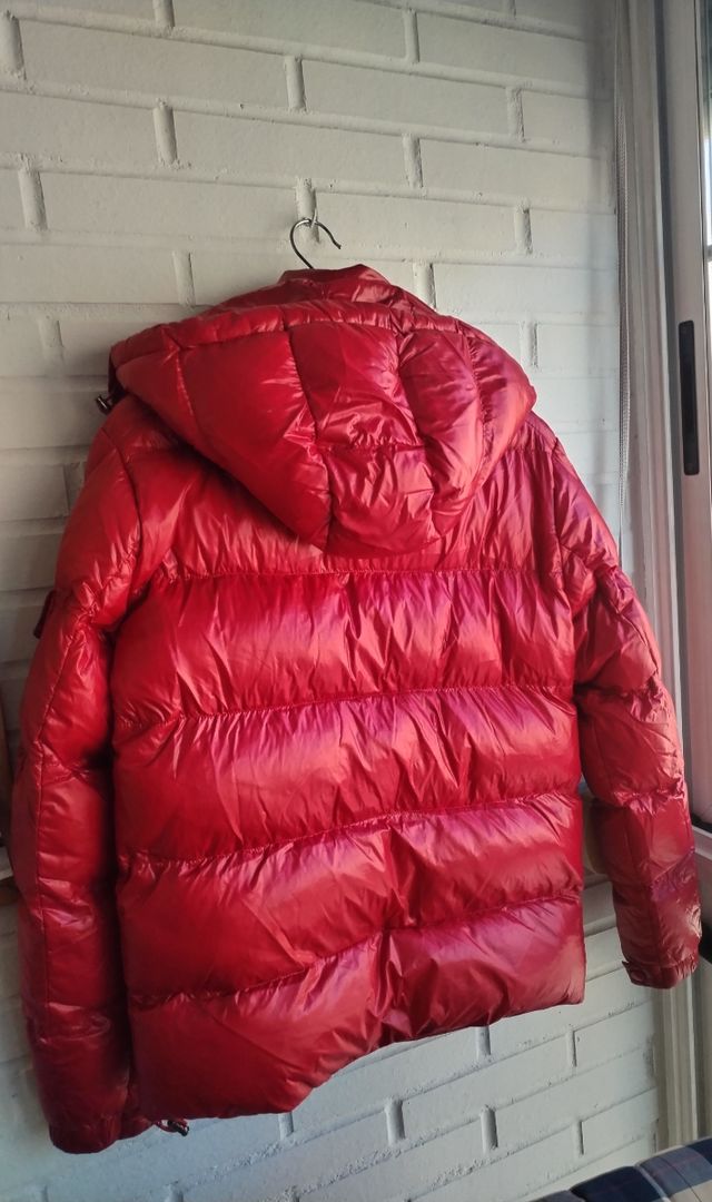 Abrigo plumas acolchado rojo