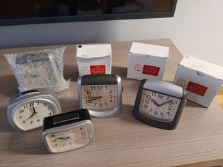 Reloj despertador, reloj despertador con proyector, reloj despertador  digital, reloj despertador con proyector de techo, hora de indicación por  voz, reloj digital blanco, reloj despertador LCD, para dormitorio, mesita  de noche, hogar