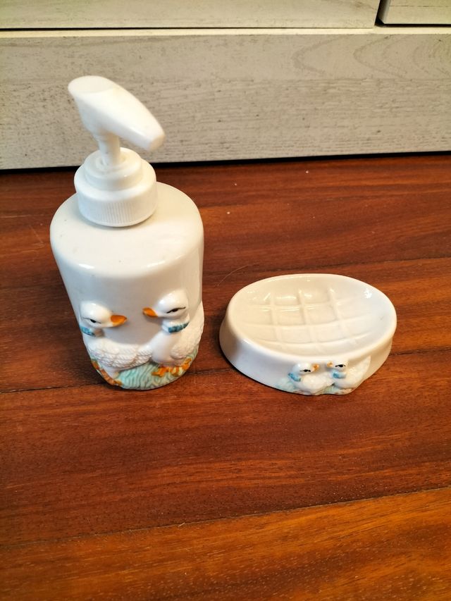 Dispensador y jabonera