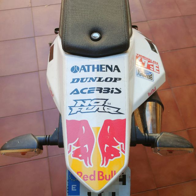 Moto UM DSR 125 - Diseño Exclusivo