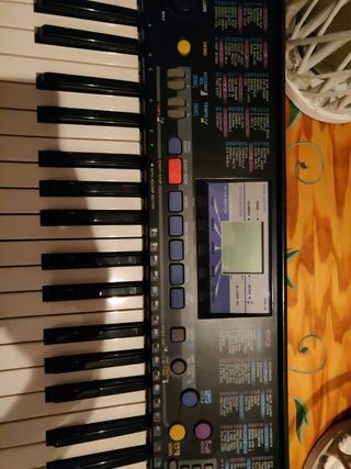 Piano Yamaha PSR-78