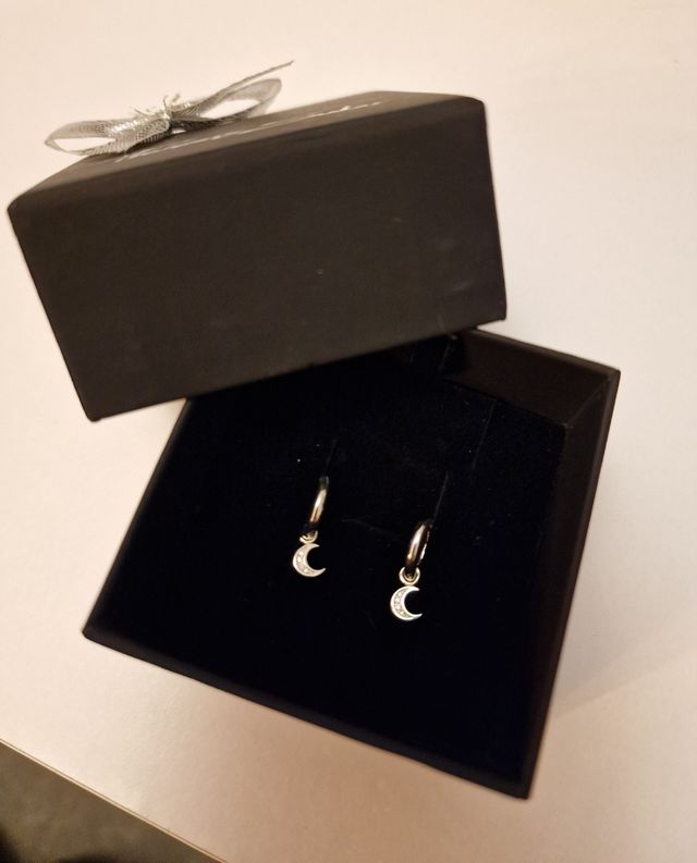 Pendientes Luna Tomás Sabo