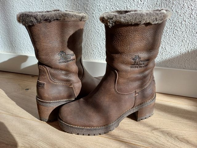 Leather brown winter boots