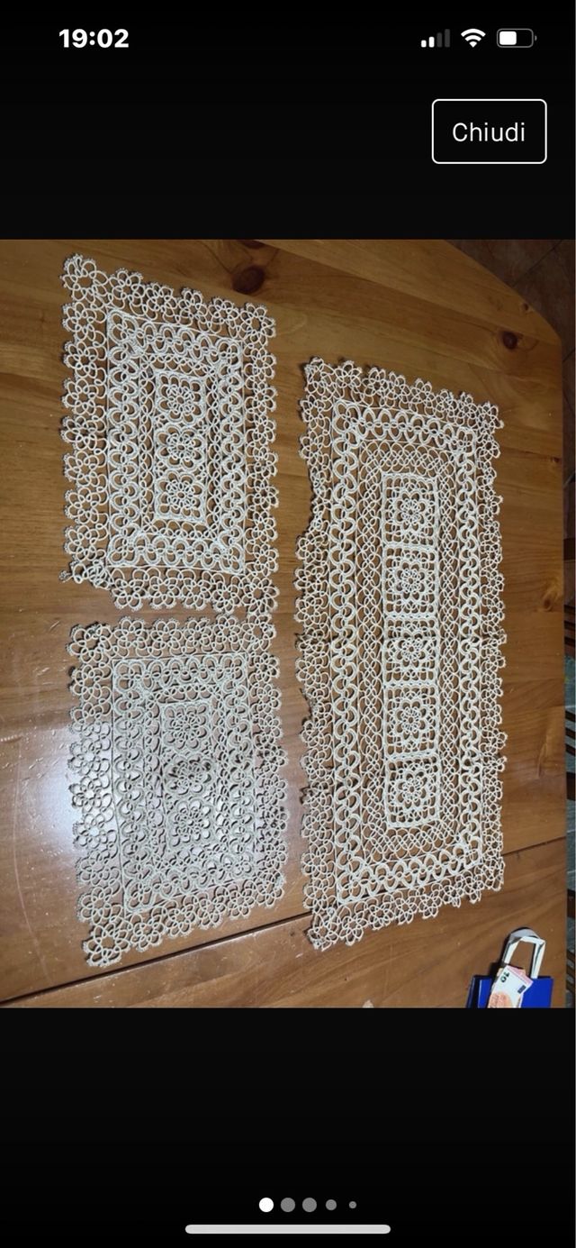 centrini fatti a chiacchierino