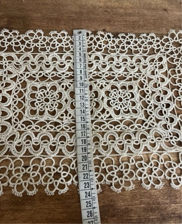 centrini fatti a chiacchierino