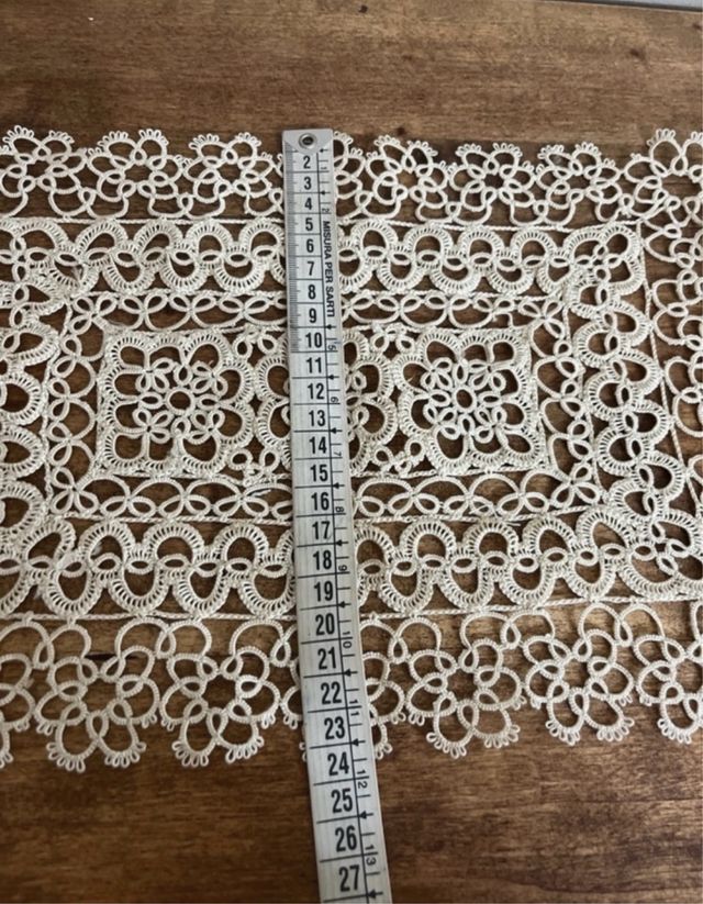 centrini fatti a chiacchierino