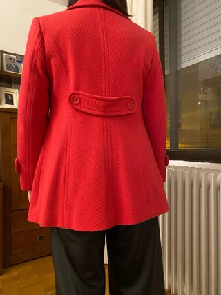 Abrigo corto rojo de la marca spirit