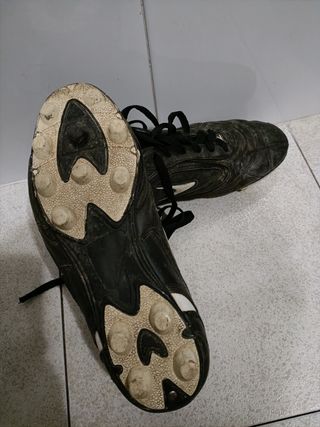 Botas de fútbol Boomerang.