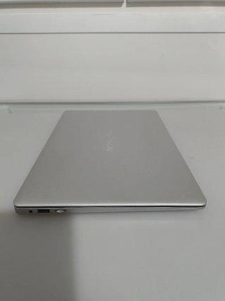Ultrabook 13 pulgadas Thomson con Linux