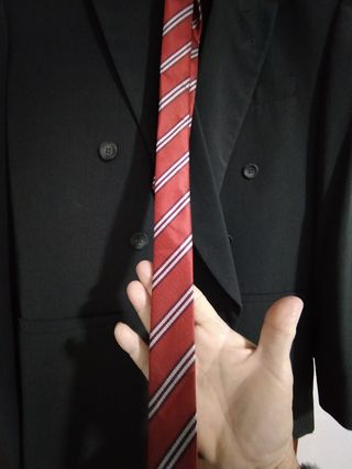 chaqueta , corbata y pantalón 