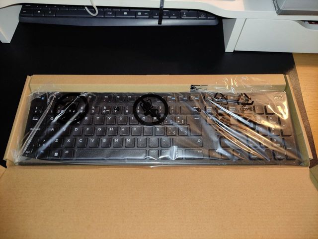 Teclado cableado QWERTY español Dell KB216