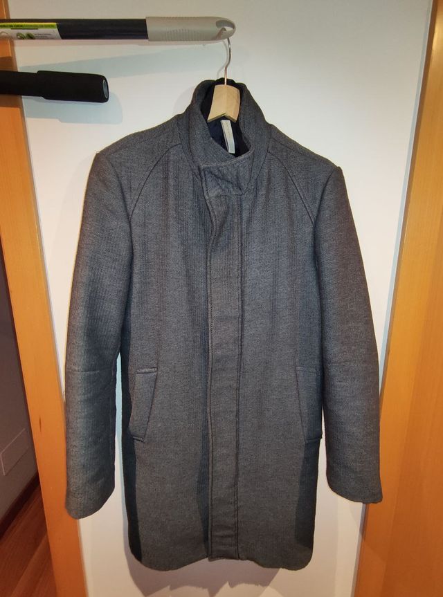 Abrigo hombre largo gris Zara Man