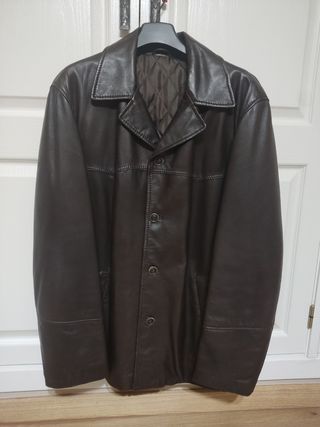 Chaqueta de cuero marrón