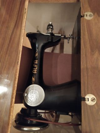 Maquina de coser Alfa