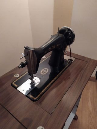 Maquina de coser Alfa