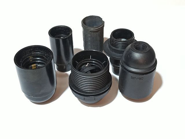 Lotto di 6 portalampada di varie misure