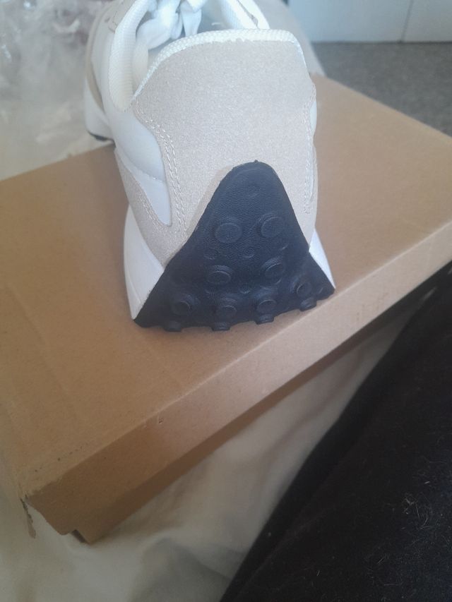 Zapatillas local New b calzan 43