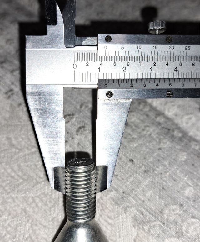 Tornillos rueda seguridad.