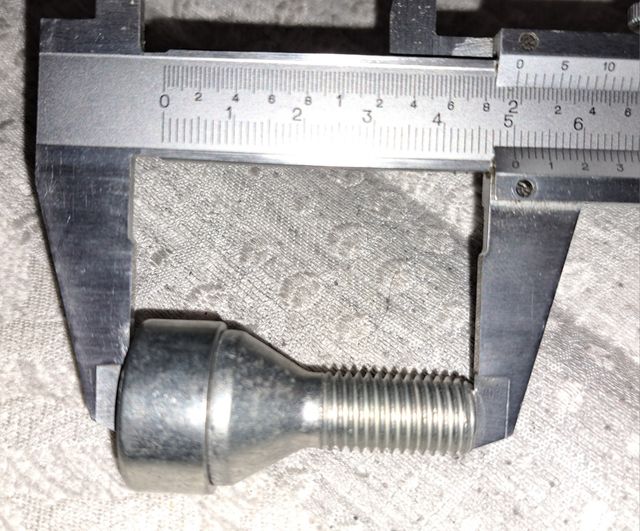 Tornillos rueda seguridad.